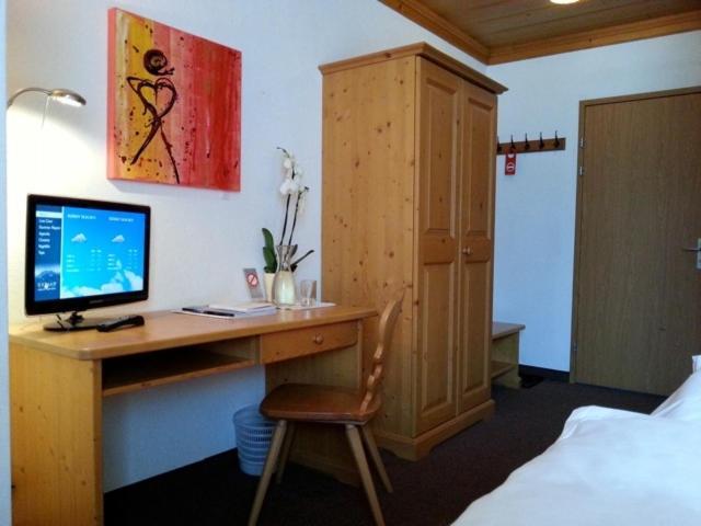 Sonnegg Hotel Zweisimmen Exterior photo